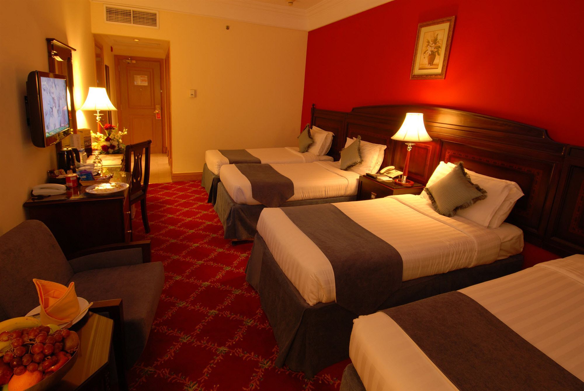 Hotel Dar Aleiman Al Haram à Médine Extérieur photo A room at the hotel